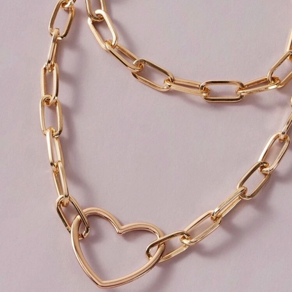 3/$30 💛 Chunky Heart Layered Necklace - Picture 3 of 4